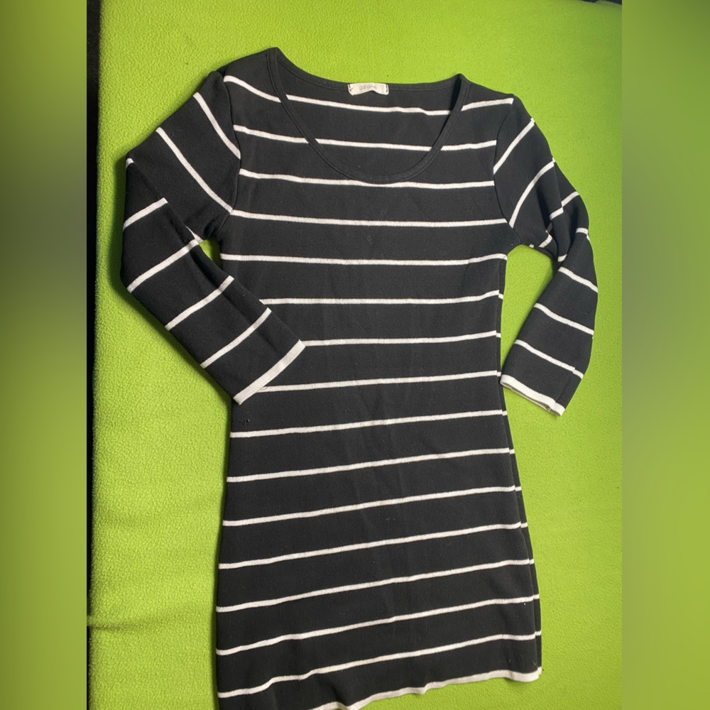 Medium (GIRLS) TOP AND dress *AS IS* BUNDLE TO SAVE MORE‼️